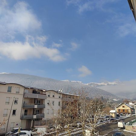 Luxury Apartment «Le Jurassien», Gex-Geneve Cessy Exterior photo